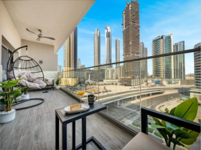 Chic 2BR near Dubai Mall & Burj l Canal & City view I 5 pax